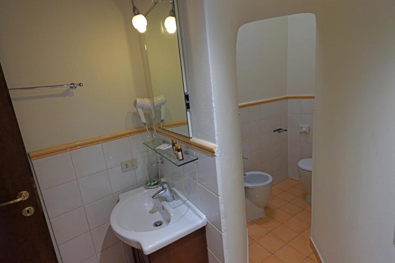 Rooms And Wine Al Castello Монтериджони Екстериор снимка