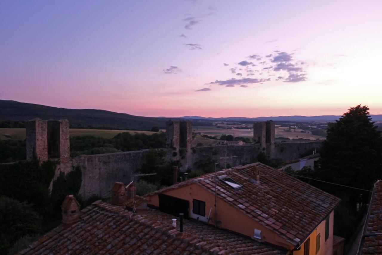 Rooms And Wine Al Castello Монтериджони Екстериор снимка