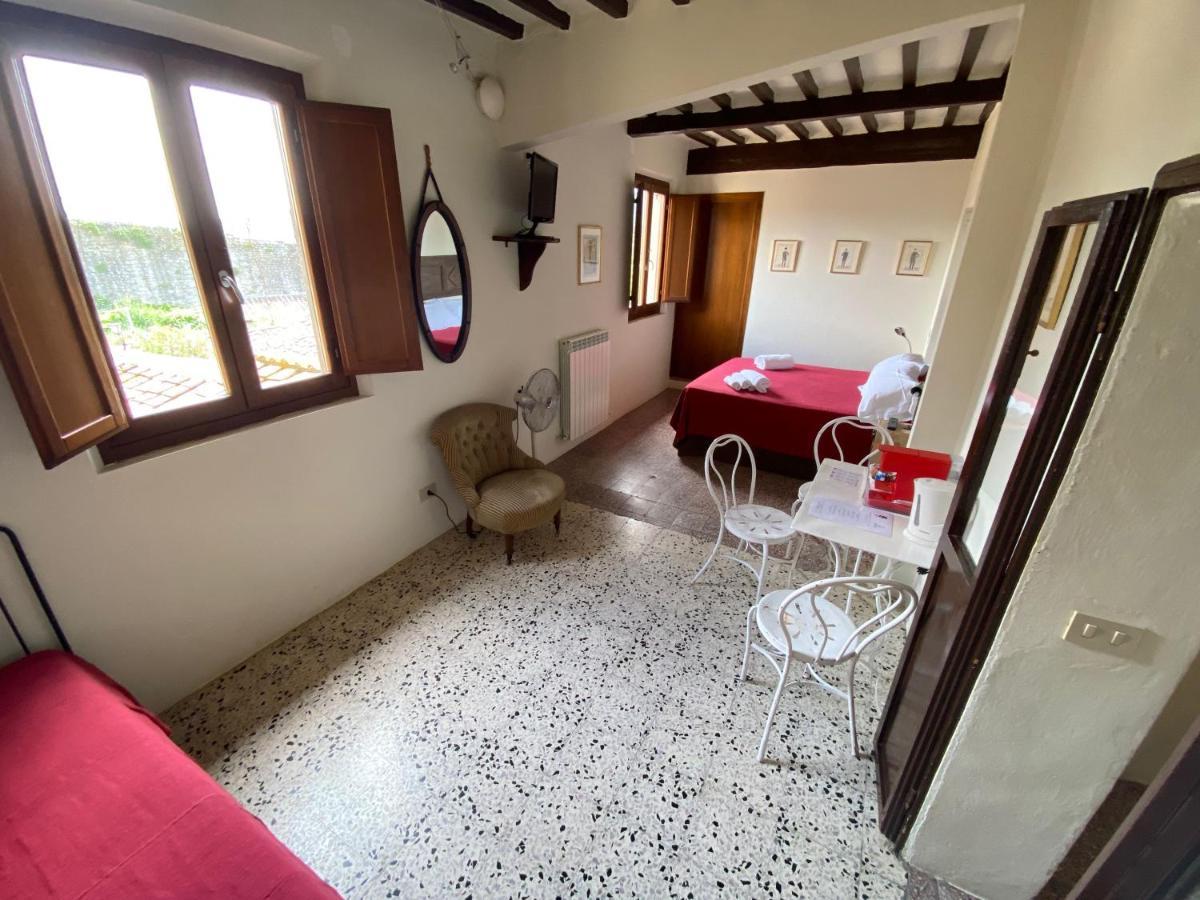 Rooms And Wine Al Castello Монтериджони Екстериор снимка